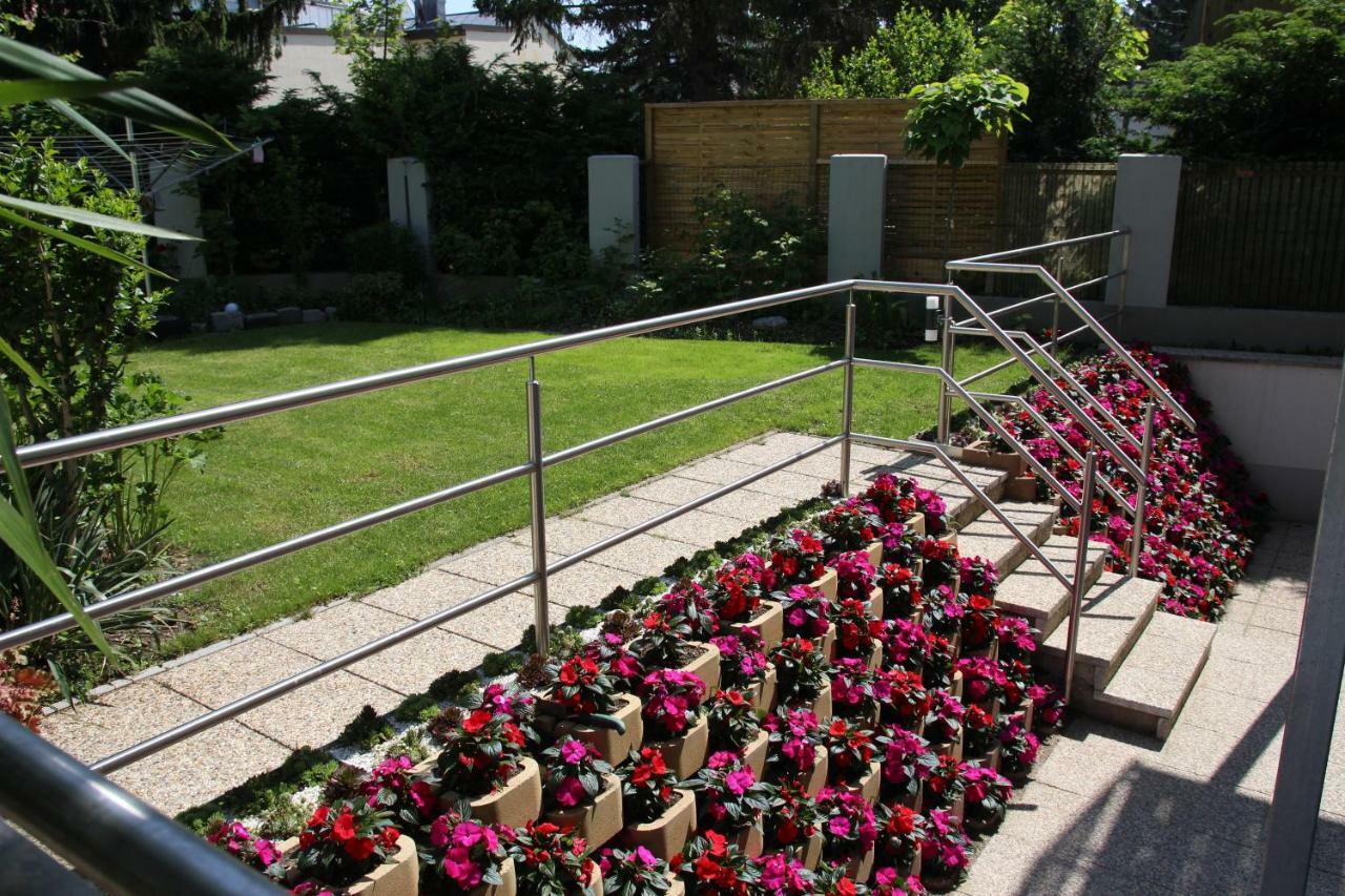Ajo Vienna Terrace - Contactless Check-In Apartment ภายนอก รูปภาพ